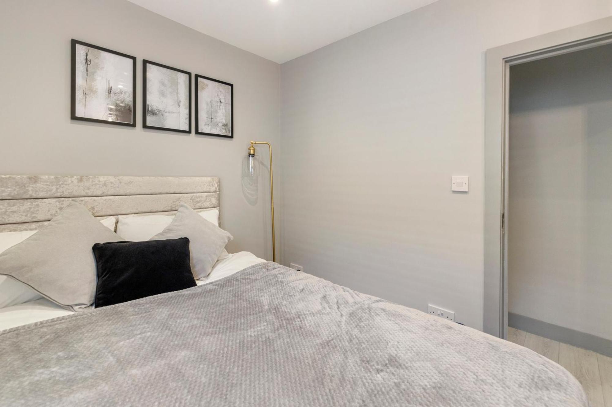 Wembley Luxury 3 Bedroom Лондон Экстерьер фото