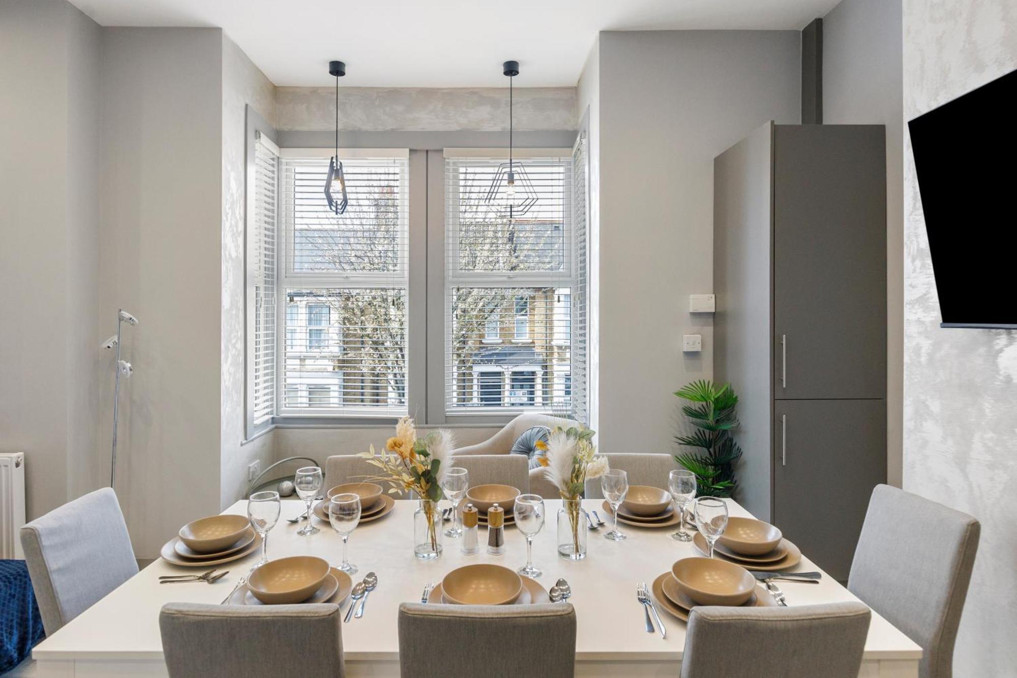Wembley Luxury 3 Bedroom Лондон Экстерьер фото