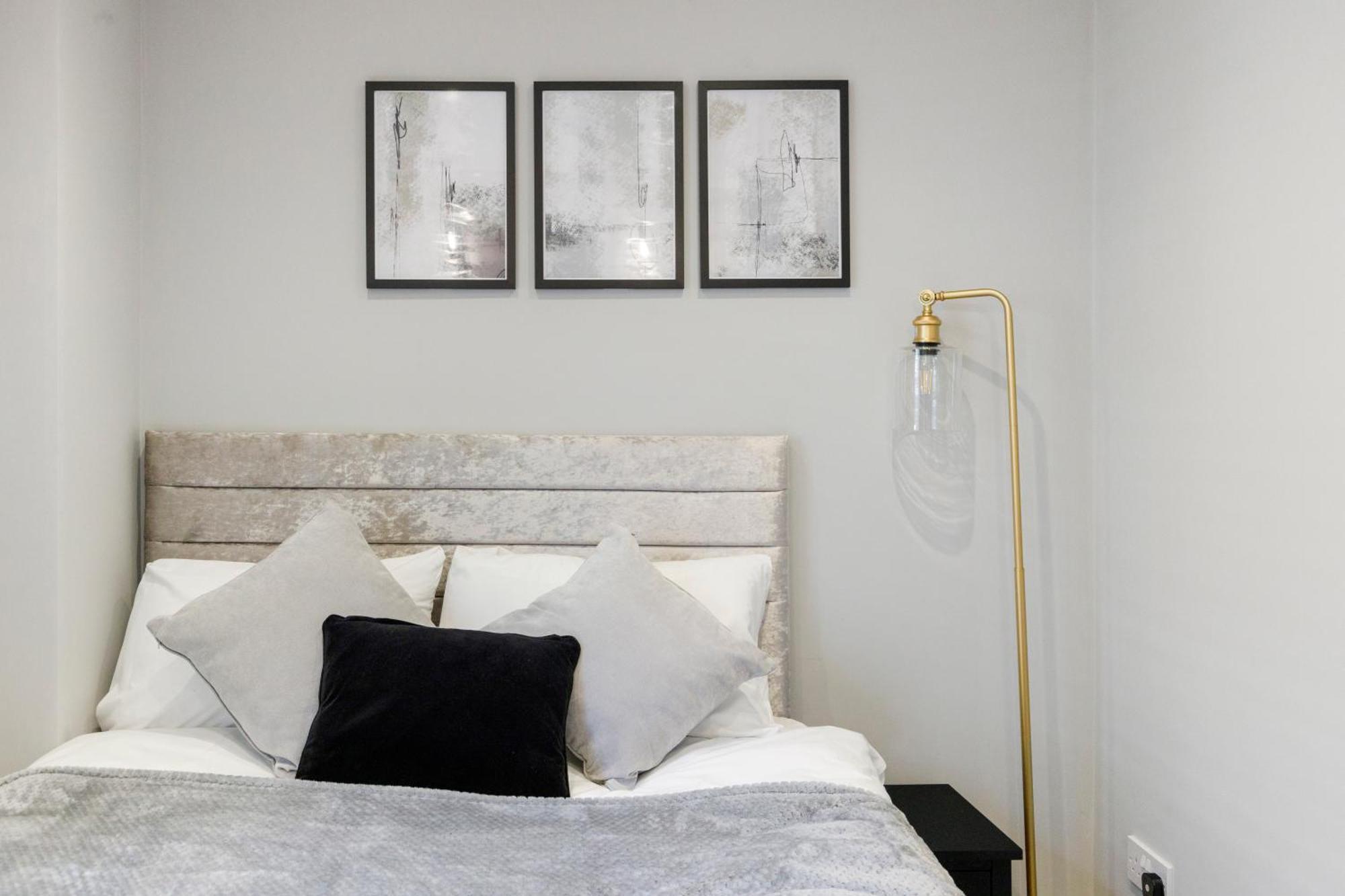 Wembley Luxury 3 Bedroom Лондон Экстерьер фото
